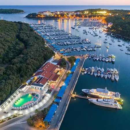 Floating House - Luxury Floating Sea Oasis Lejlighed