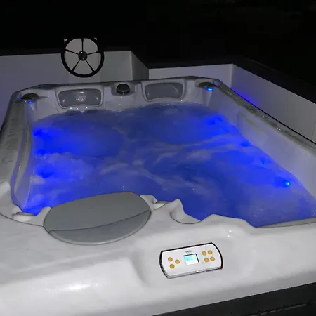 Lejlighed Floating House - Luxury Floating Sea Oasis *