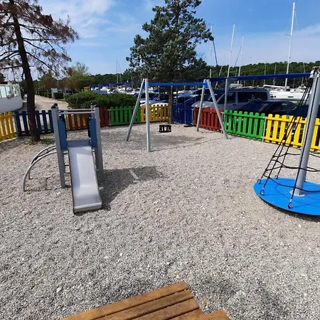 Floating House - Luxury Floating Sea Oasis * Пула