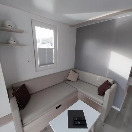 Floating House - Luxury Floating Sea Oasis Apartmán