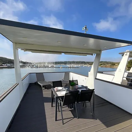 Lägenhet Floating House - Luxury Floating Sea Oasis *