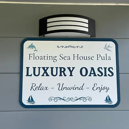 アパート Floating House - Luxury Floating Sea Oasis プーラ