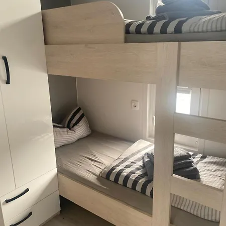 Floating House - Luxury Floating Sea Oasis Apartmán Pula