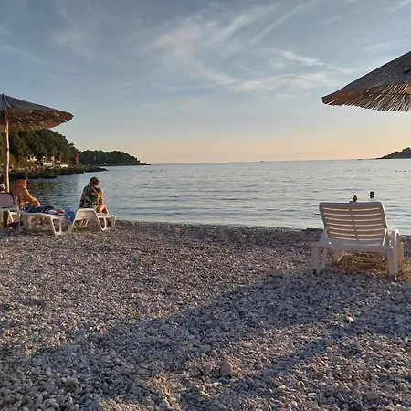 Floating House - Luxury Floating Sea Oasis * プーラ