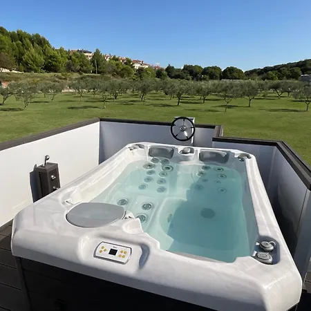 アパート Floating House - Luxury Floating Sea Oasis プーラ