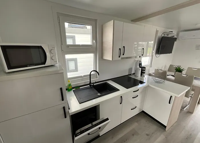 Floating House - Luxury Floating Sea Oasis