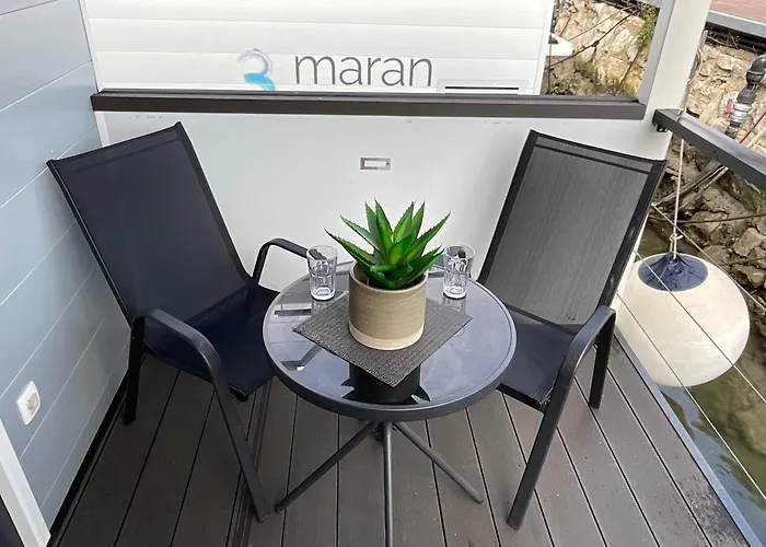 Floating House - Luxury Floating Sea Oasis Пула