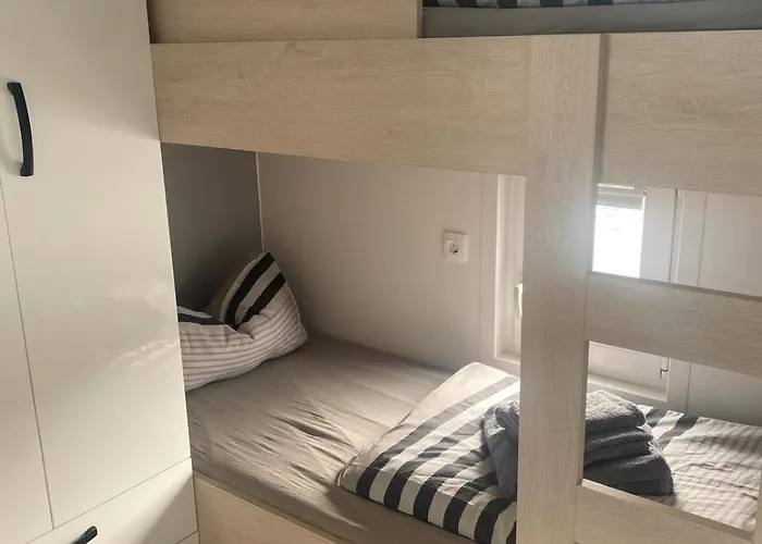 Floating House - Luxury Floating Sea Oasis Apartment Pula