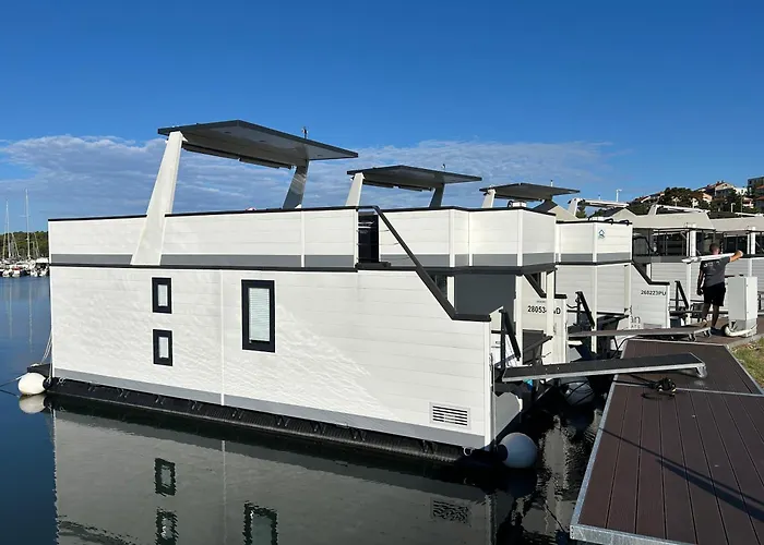 Floating House - Luxury Floating Sea Oasis Апартаменты