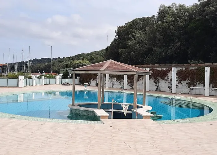 Floating House - Luxury Floating Sea Oasis Пула