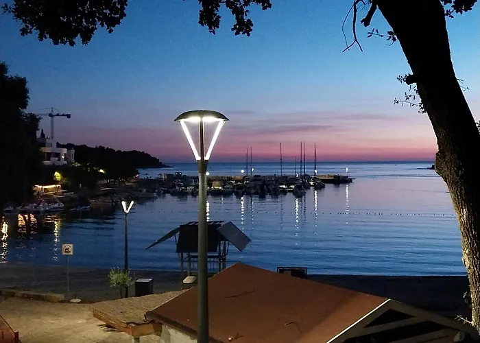 Floating House - Luxury Floating Sea Oasis Пула