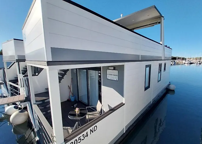 Floating House - Luxury Floating Sea Oasis *