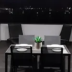 Apartman Floating House - Luxury Floating Sea Oasis