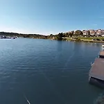 Floating House - Luxury Floating Sea Oasis Pula