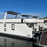 Floating House - Luxury Floating Sea Oasis Apartman