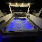 Floating House - Luxury Floating Sea Oasis Apartman Pula
