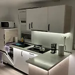 Floating House - Luxury Floating Sea Oasis Apartman Pula