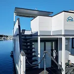 Floating House - Luxury Floating Sea Oasis * Pula