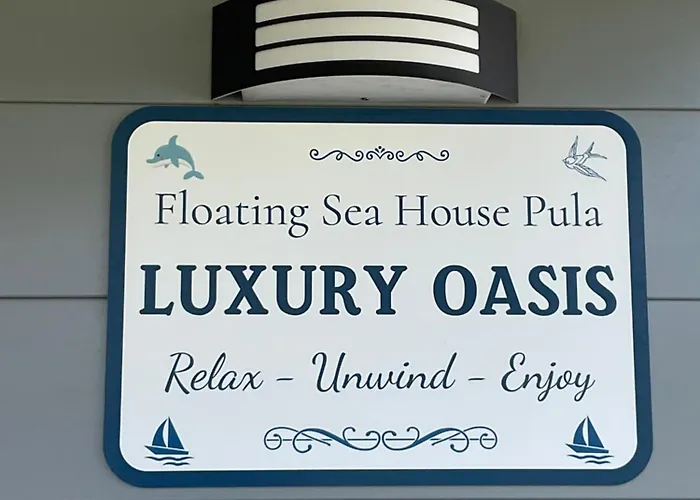 アパート Floating House - Luxury Floating Sea Oasis プーラ